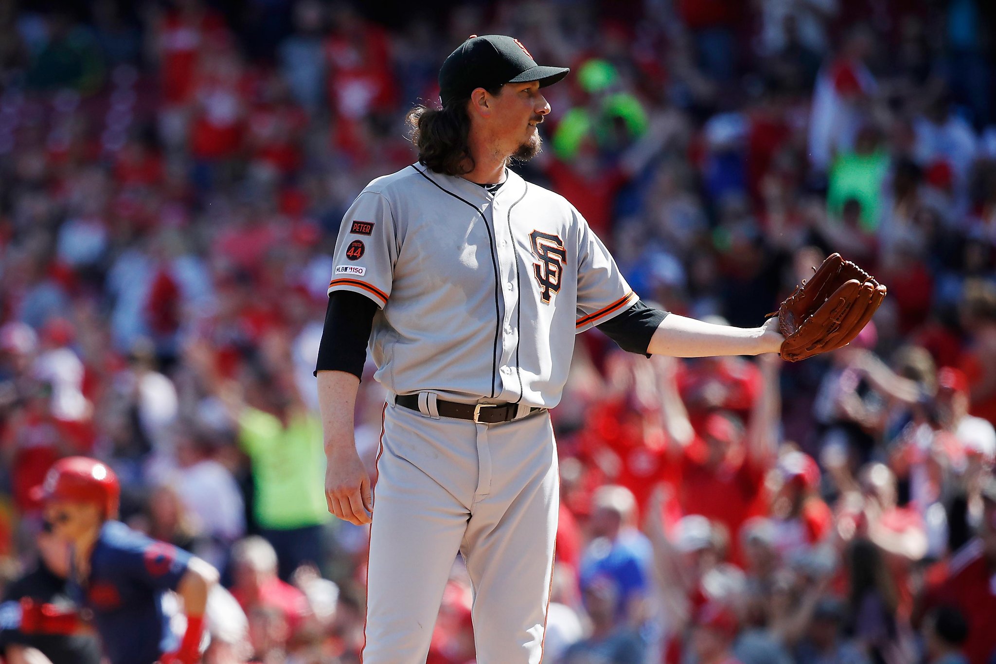 Jeff Samardzija wins third in a row as Giants wins series from Arizona