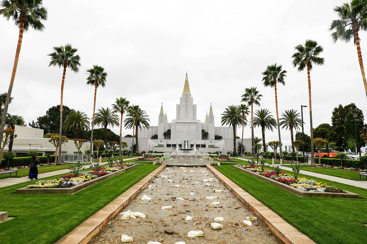 Rare glimpse inside Oakland’s Mormon temple kicks off 3 weeks of public ...