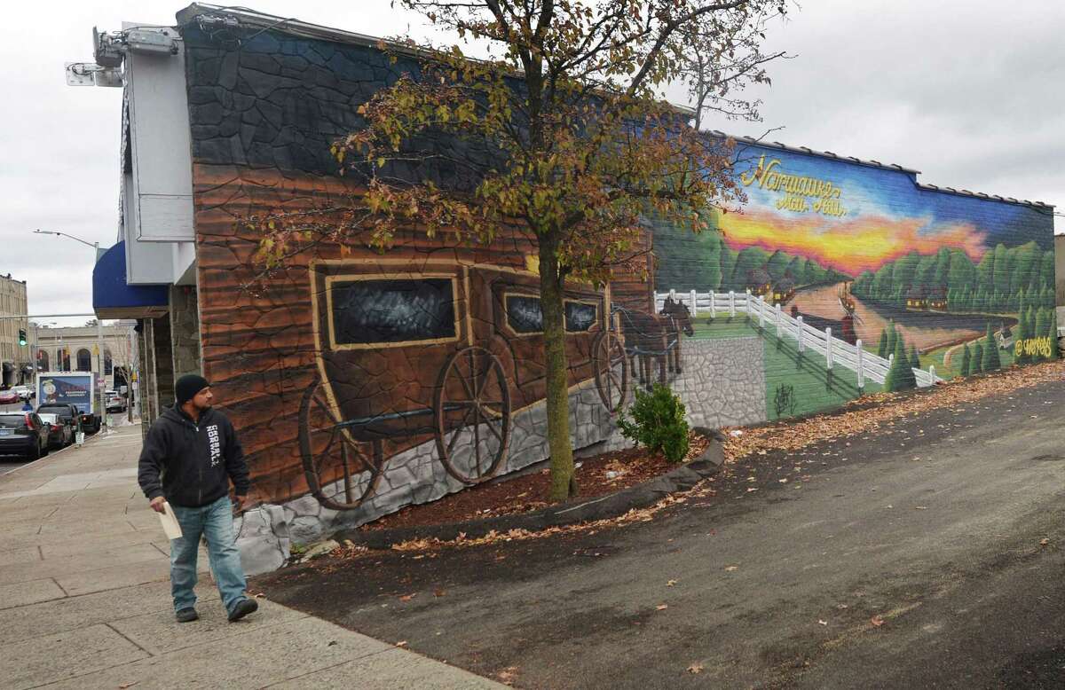 New Norwalk mural regulations move ahead