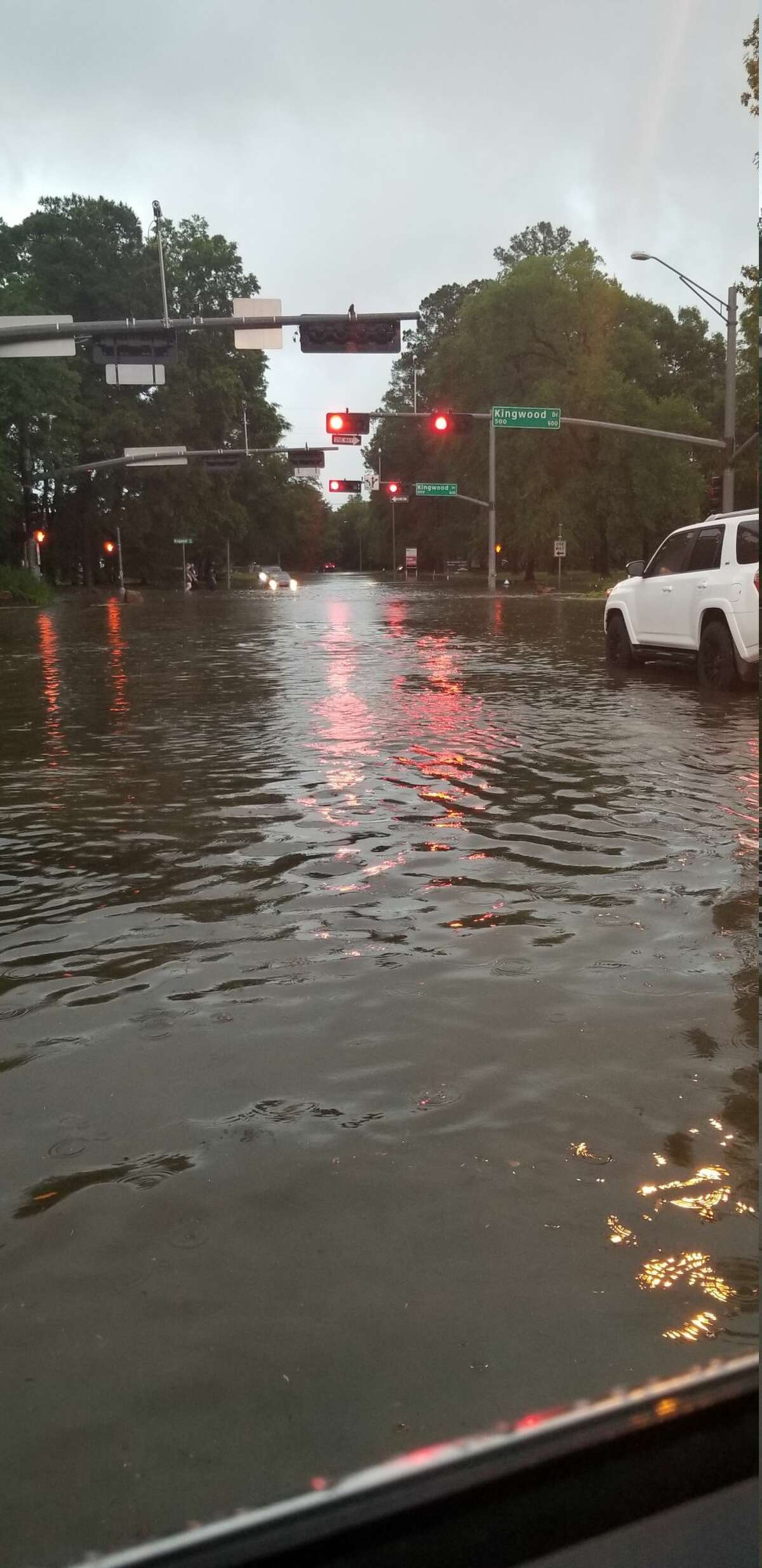 Dramatic photos of severe flooding and storm damage across Houston area ...