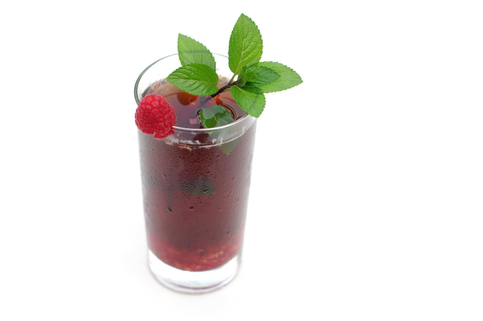 Recipe Raspberry Sweet Tea Smash Mocktail