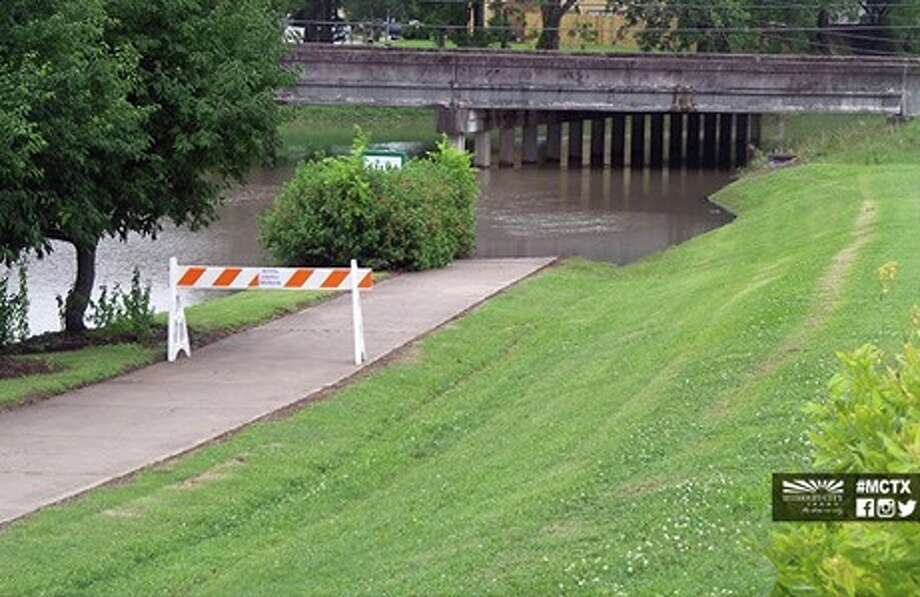 Flooding forces Missouri City to close portions of Edible Arbor Trail