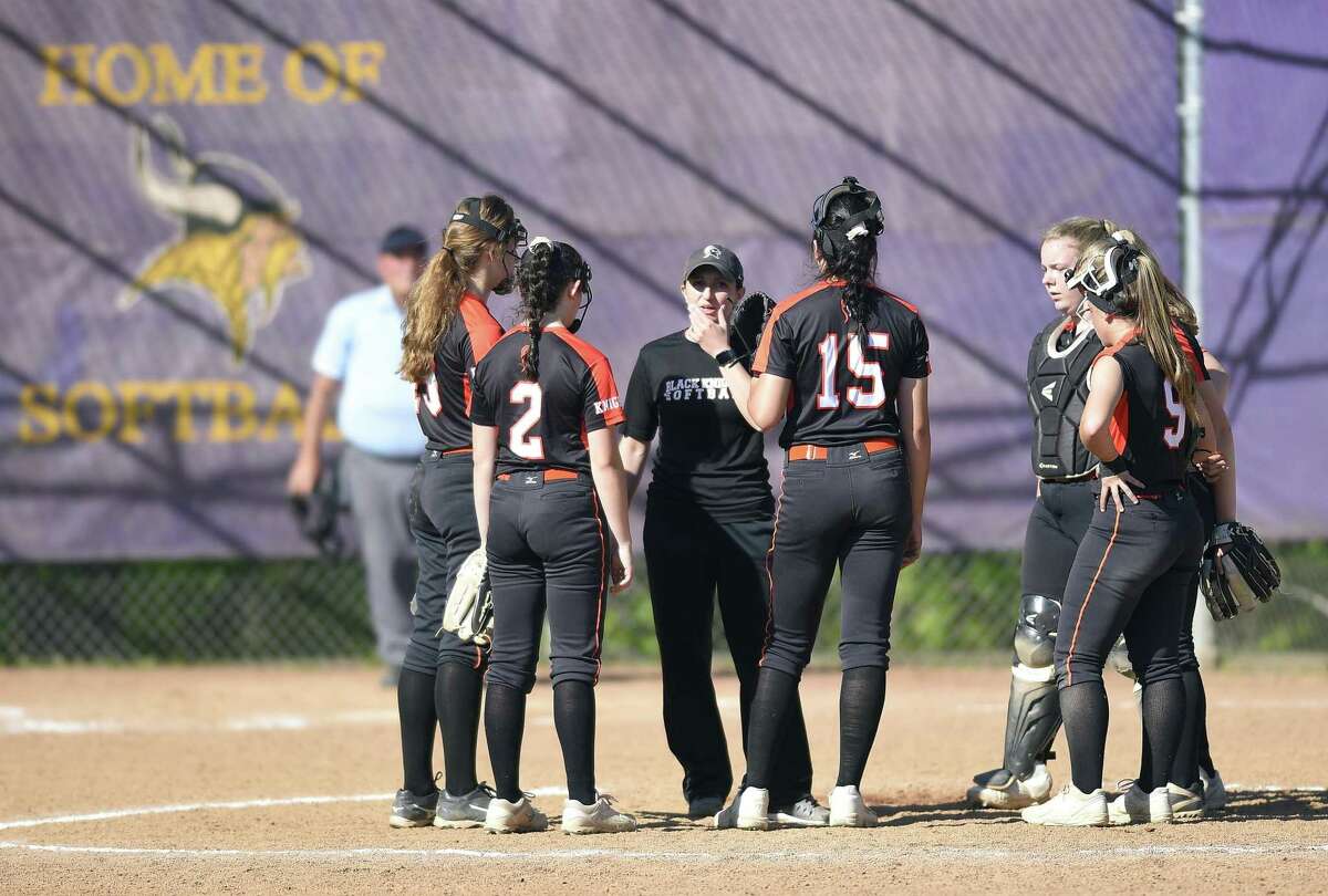 Stamford softball rallies to nip Westhill, 64 in 8 innings