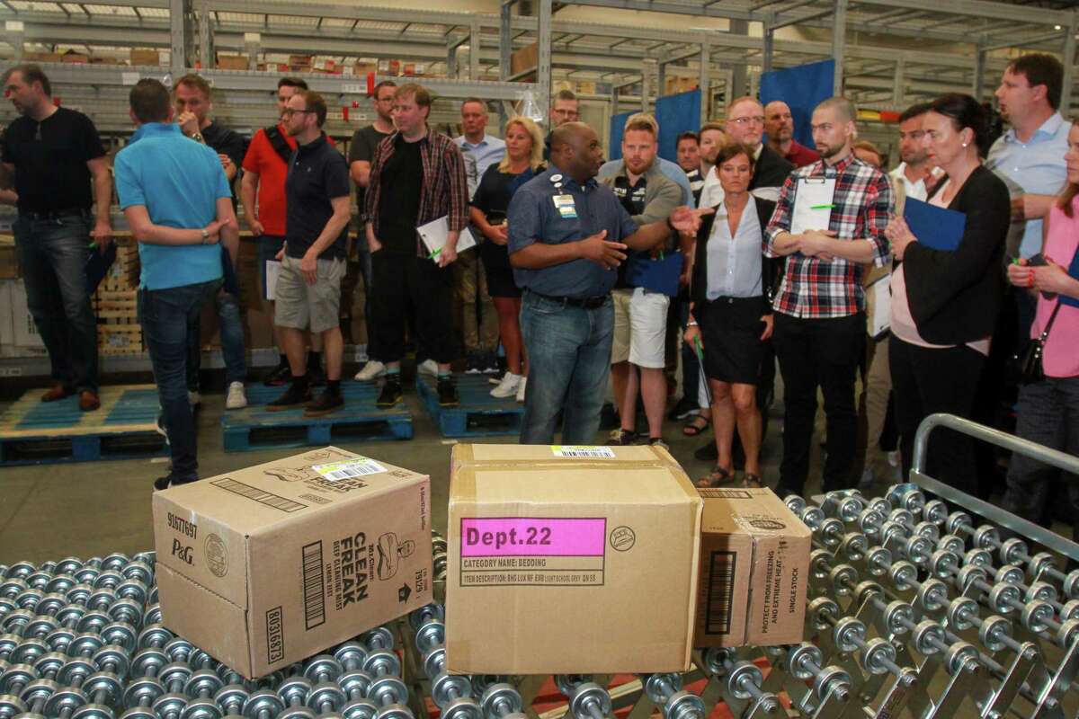 Walmart’s embrace of innovation bolsters shoppers, employees