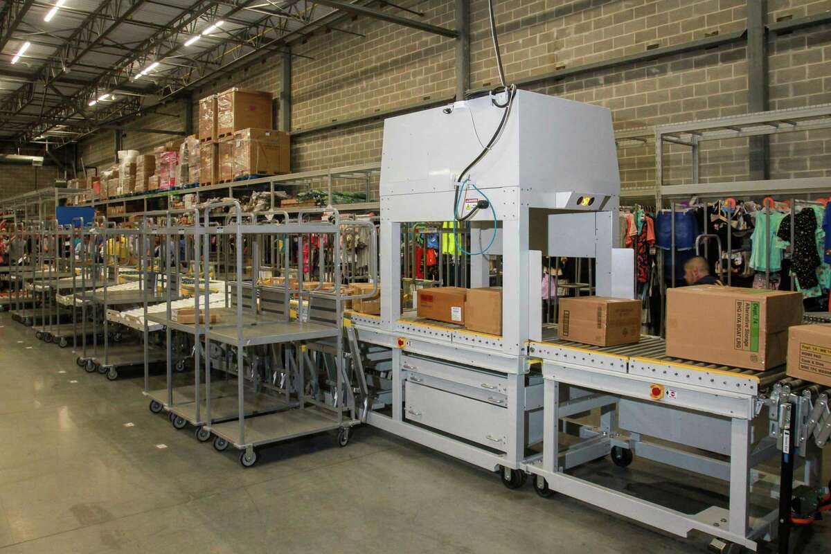 Walmart’s embrace of innovation bolsters shoppers, employees