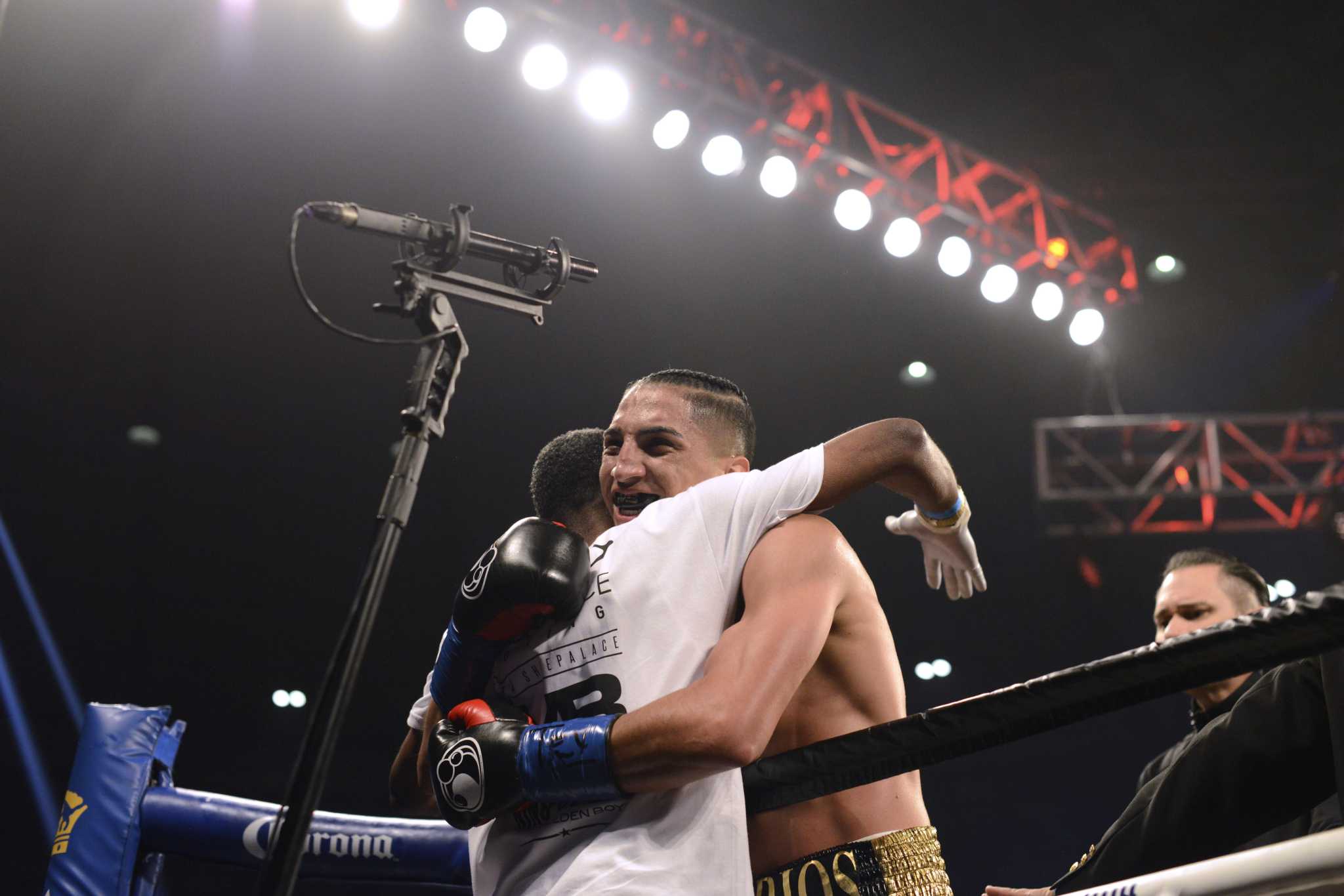 Mario Lopez Boxing