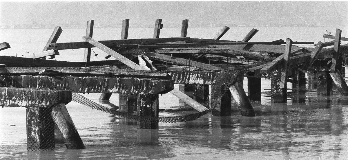 A rotten portion of Berkeley Pier, North side March 10, 1983