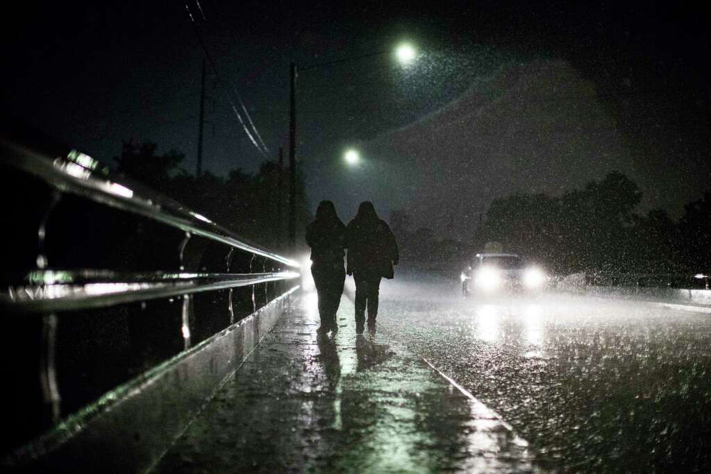 Flash flood warning issued as thunderstorms flare up throughout Houston area