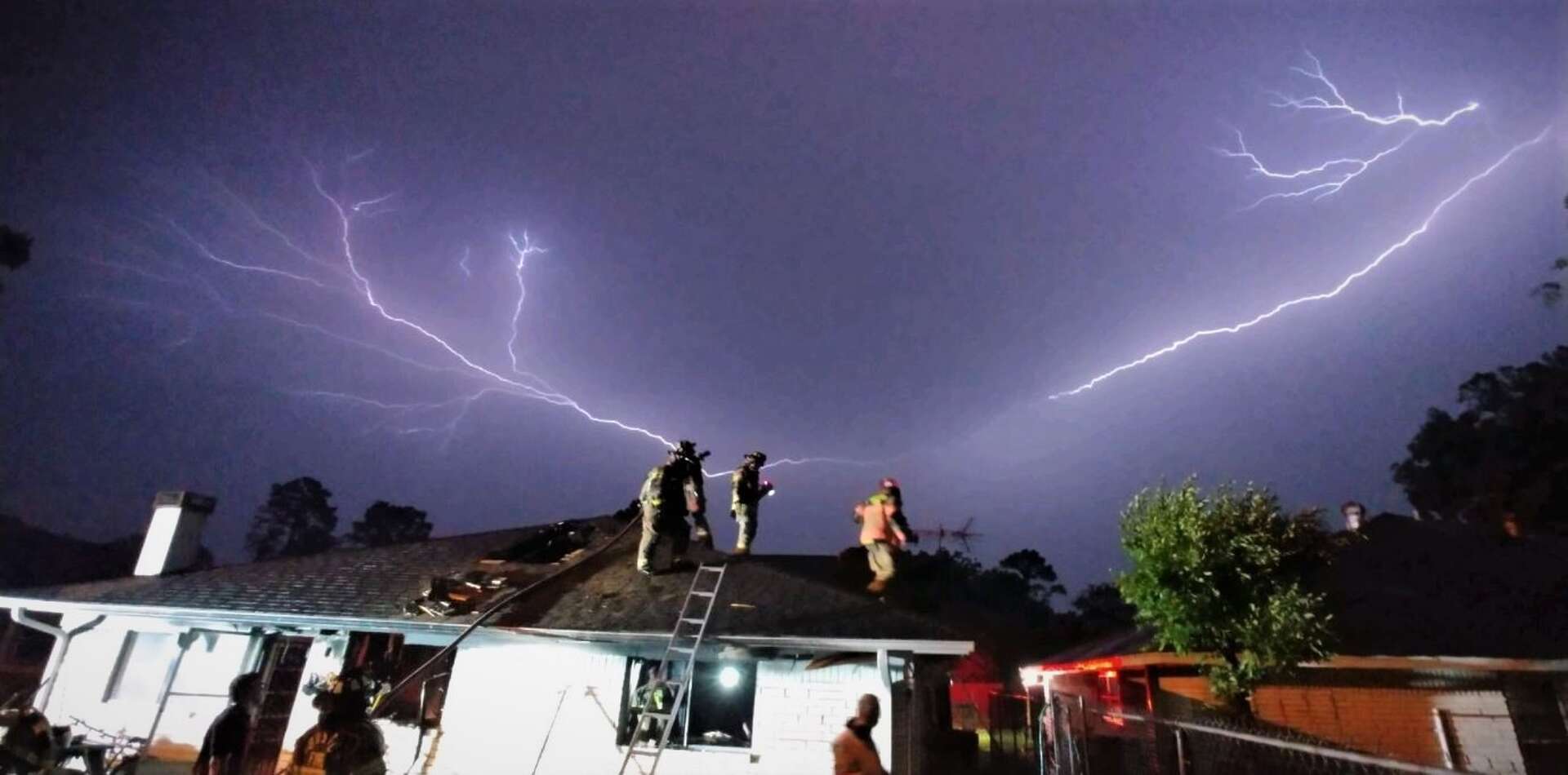 Dramatic photos of severe flooding and storm damage across Houston area ...