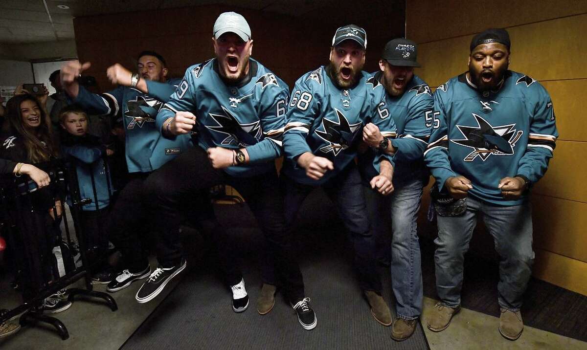 49ers linemen at Sharks' game: a celebration for the ages