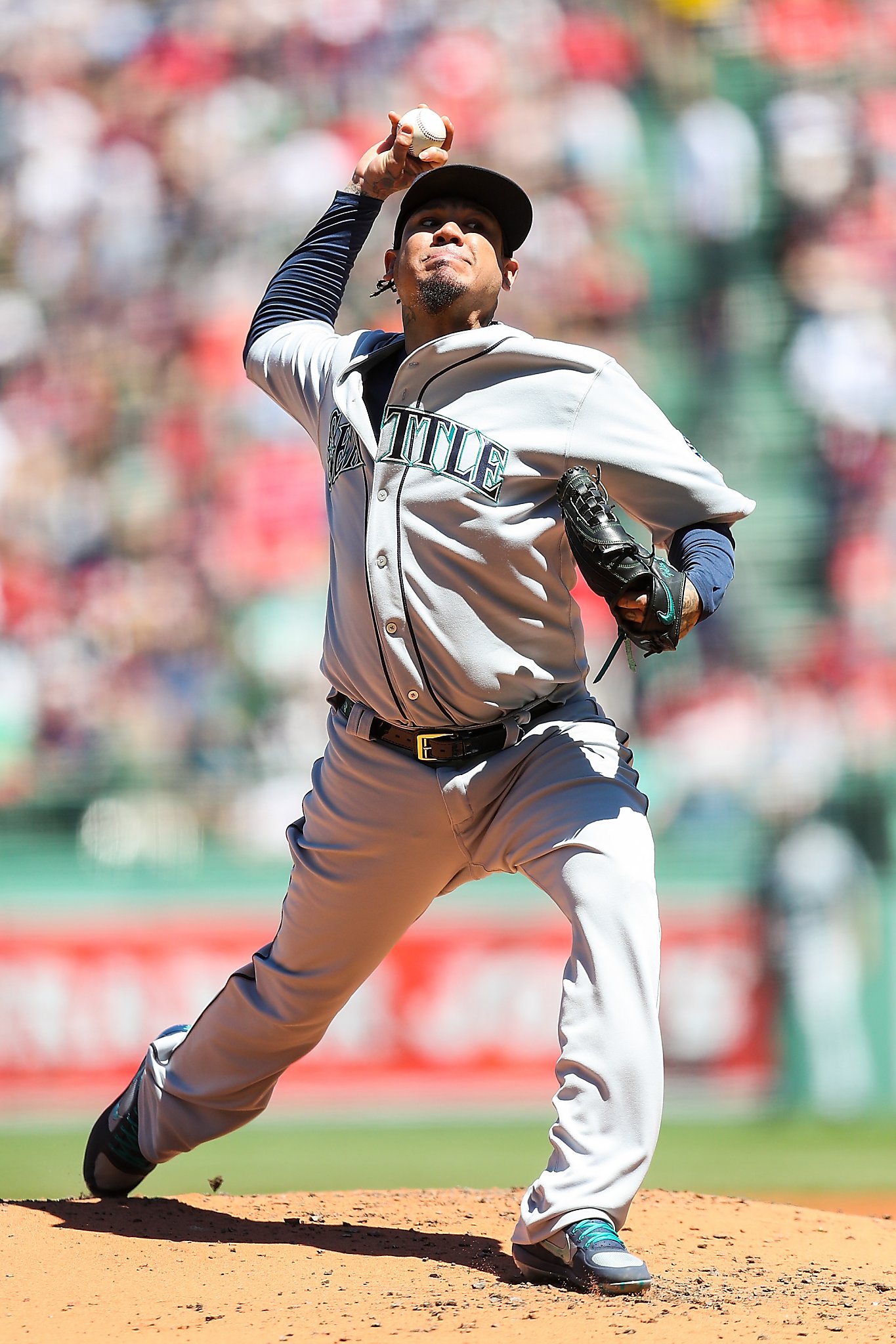 Felix Hernandez aims for 200 career wins and 3,000 strikeouts