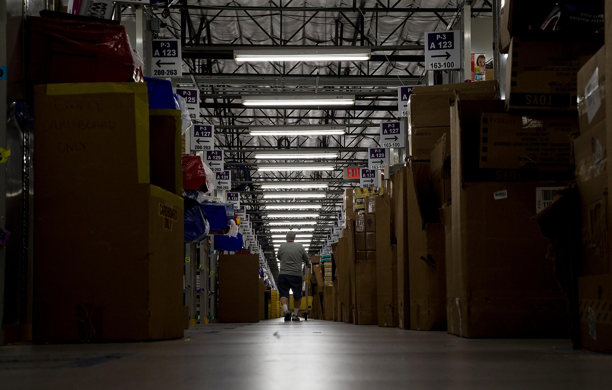 Battles Erupt Over Warehouse Jobs As The Legislature Moves To Curb   RawImage 