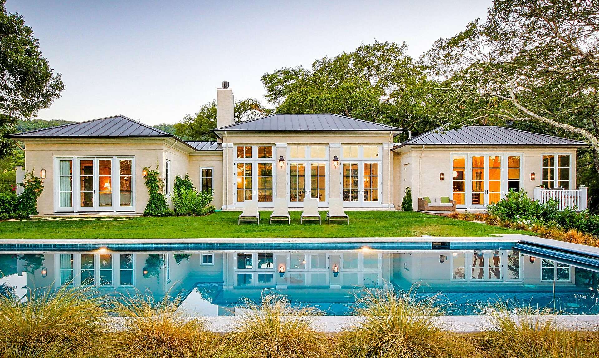 Marriott challenges Airbnb with new luxury home rentals