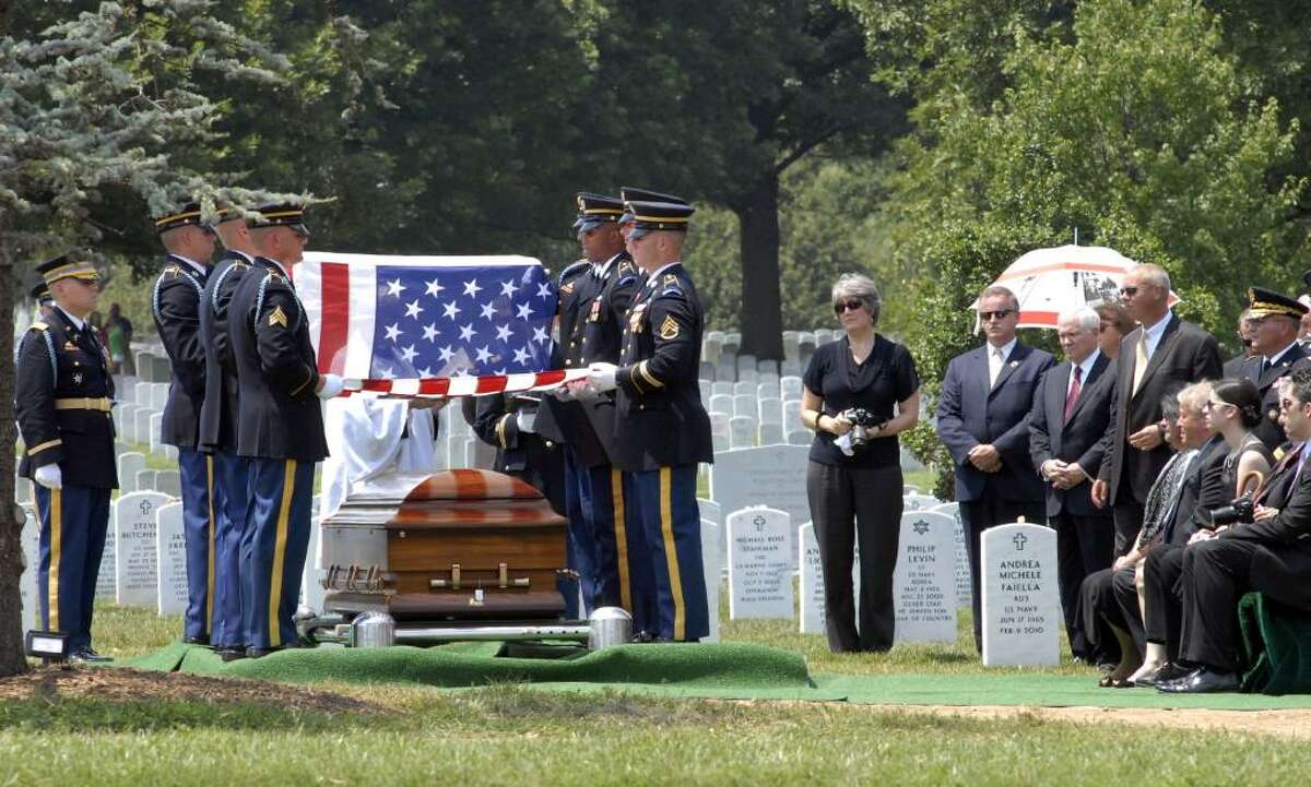 Photos: Funeral for Wilton soldier