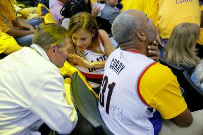 Split Loyalties And Jerseys The Curry Family Makes History
