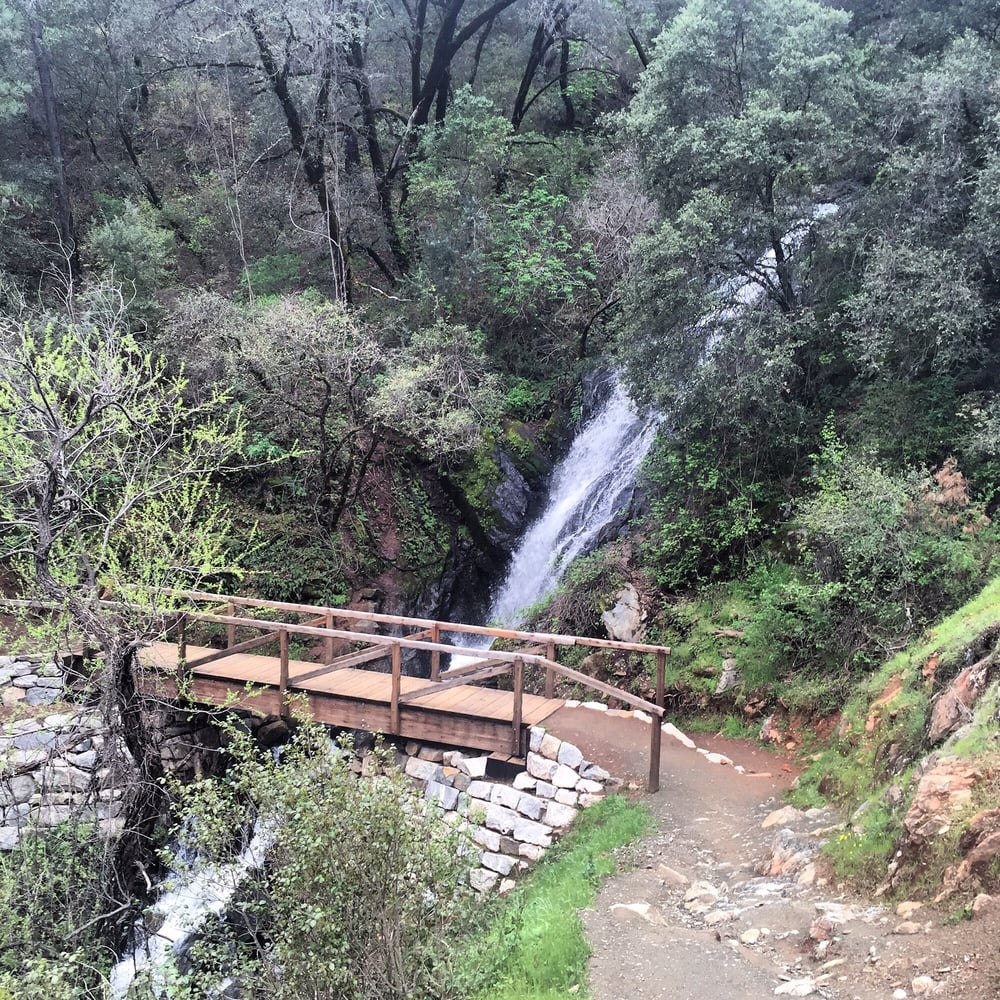9 easily accessible waterfalls in Northern California