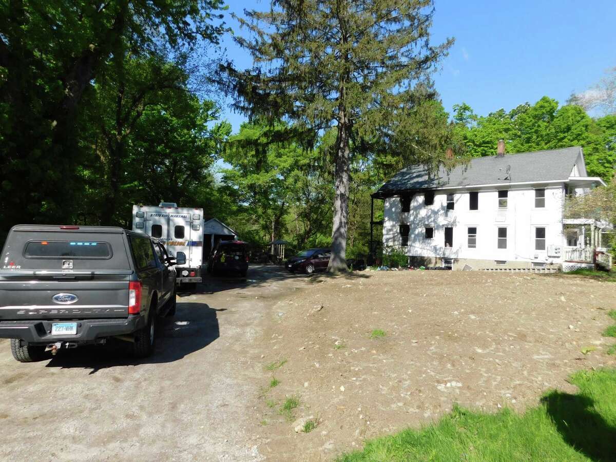 6 hurt in multifamily house fire in New Milford