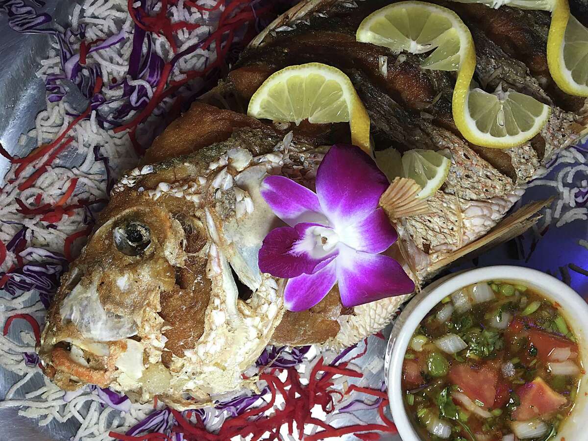 Review Tong’s Thai restaurant still serving up familiar faves on