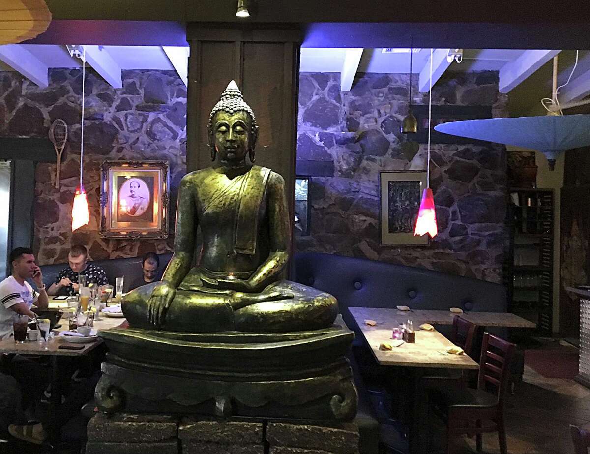 Review Tong’s Thai restaurant still serving up familiar faves on