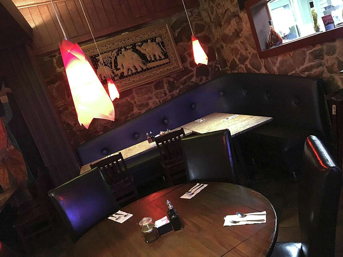 Review Tong’s Thai restaurant still serving up familiar faves on