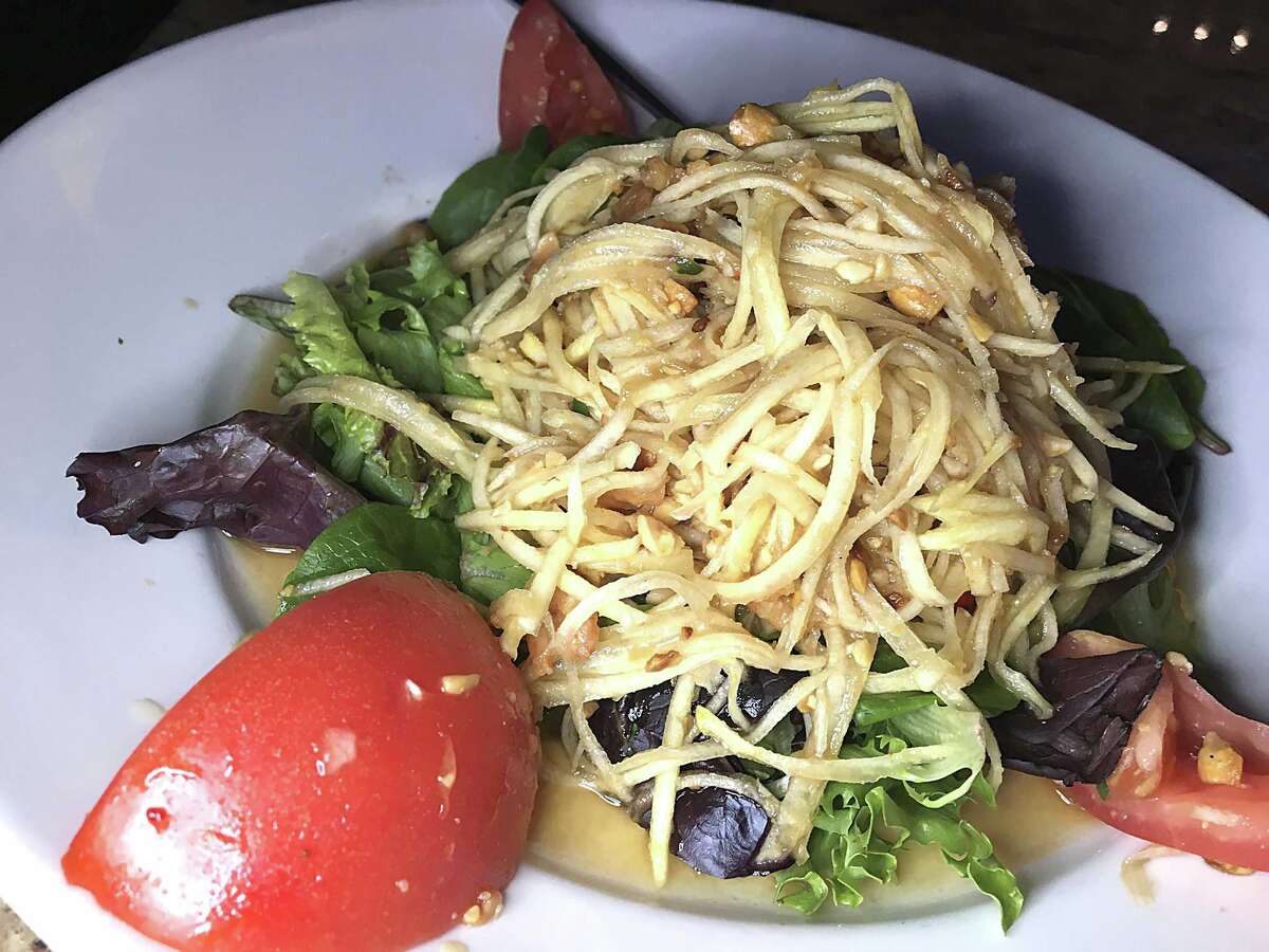 Review Tong’s Thai restaurant still serving up familiar faves on