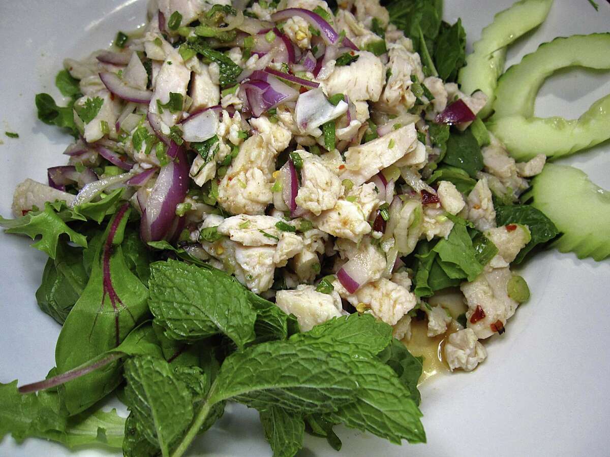 Review Tong’s Thai restaurant still serving up familiar faves on