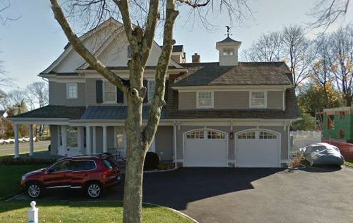 423 South Ave. in New Canaan sold for $2,550,000.