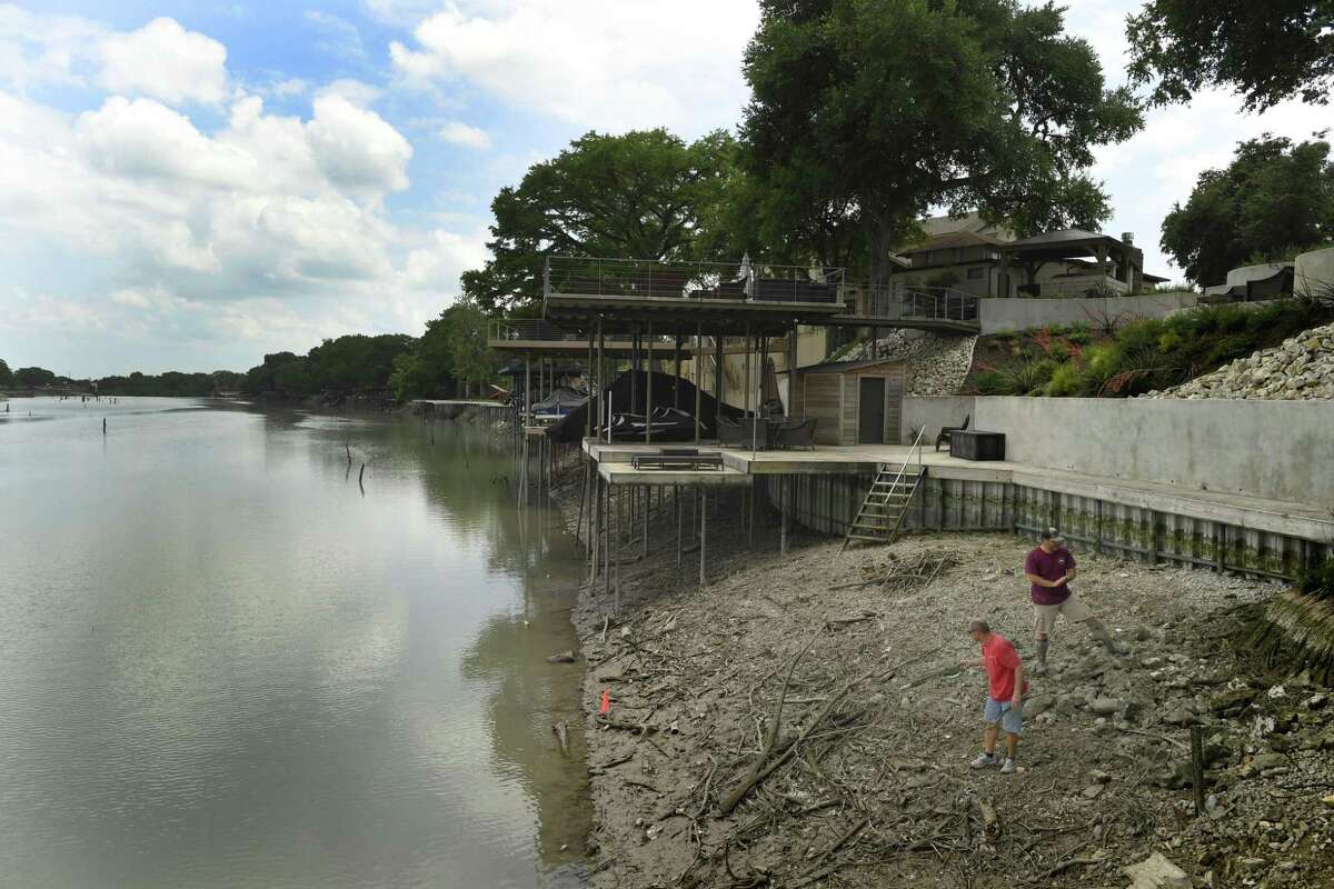 Aging steel suspected in dam failure at Lake Dunlap