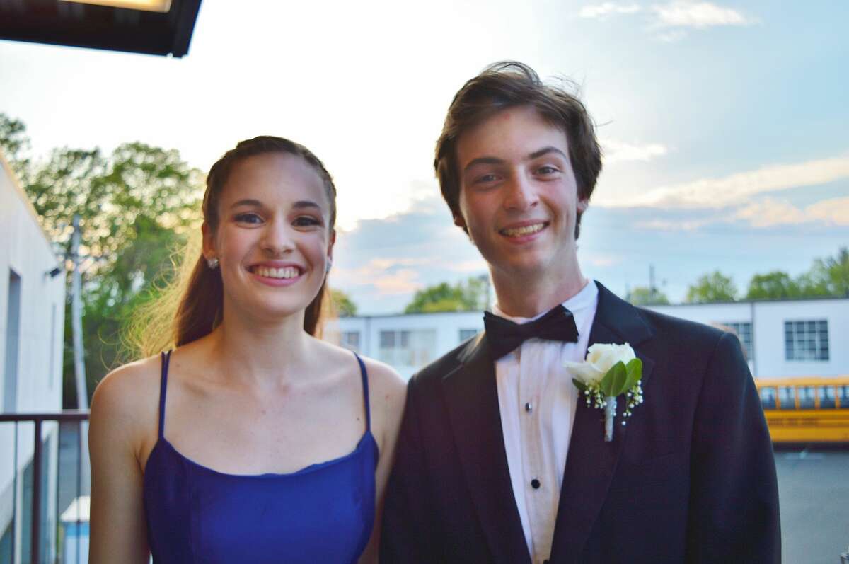 Darien High School held its prom on May 17, 2019 at the Stamford Loading Dock. Were you SEEN?