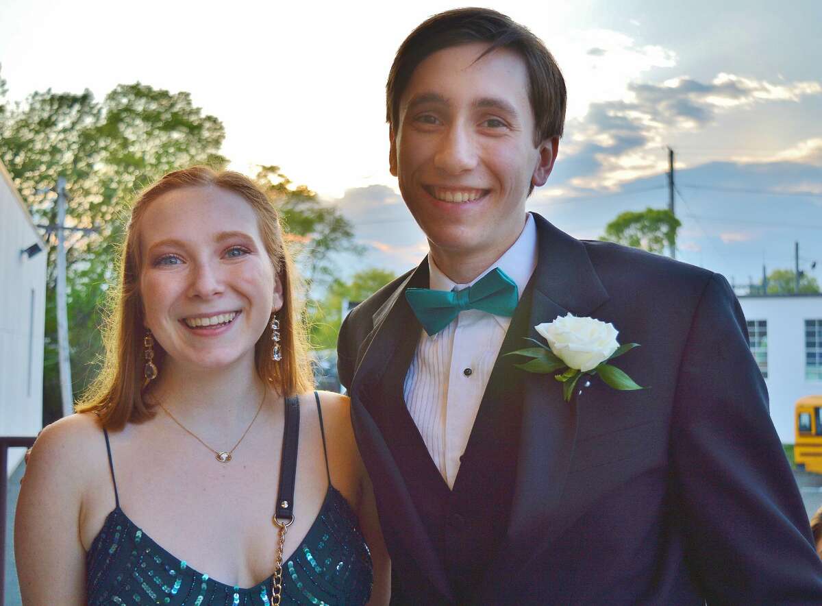 Darien High School held its prom on May 17, 2019 at the Stamford Loading Dock. Were you SEEN?