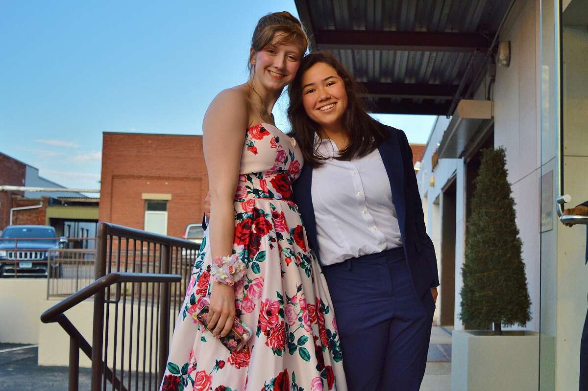 Darien High School held its prom on May 17, 2019 at the Stamford Loading Dock. Were you SEEN?