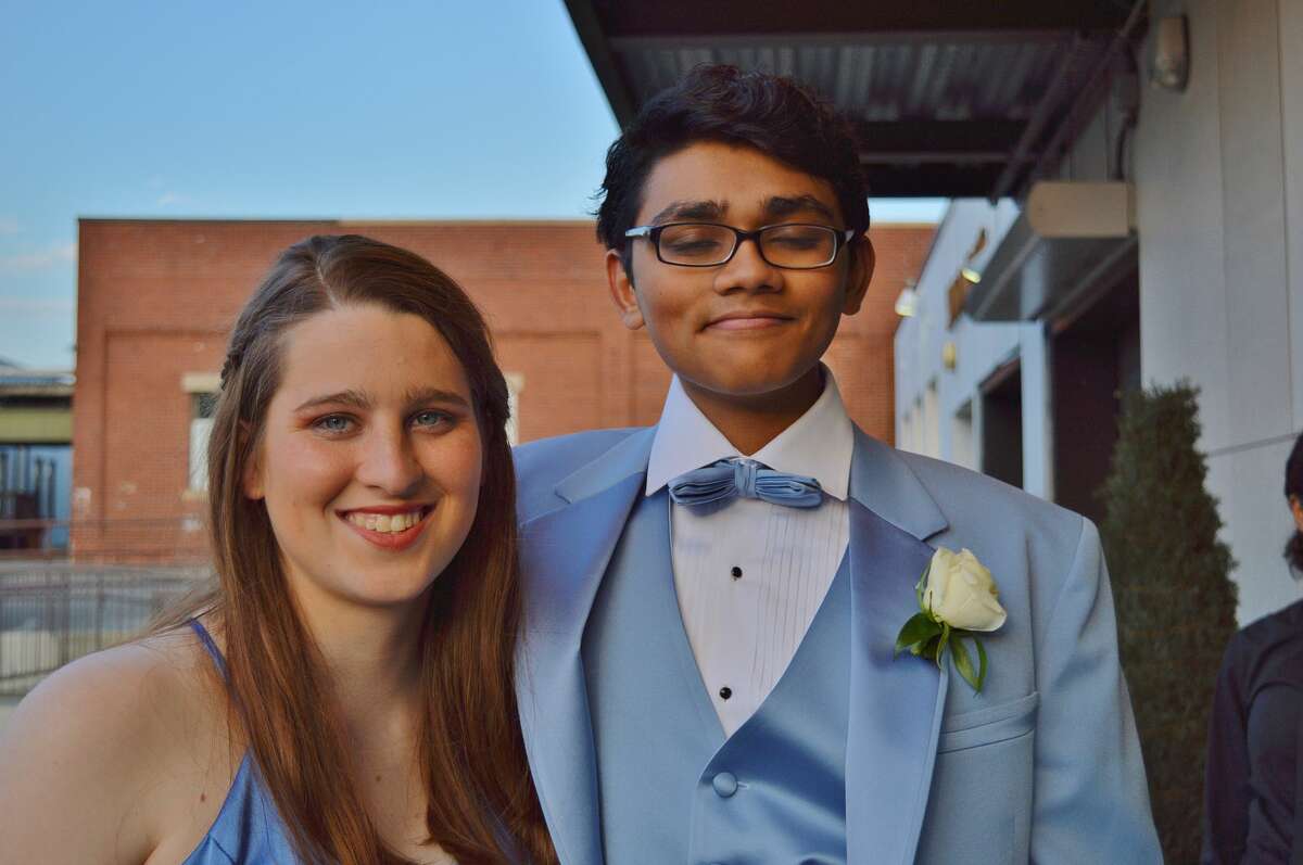 Darien High School held its prom on May 17, 2019 at the Stamford Loading Dock. Were you SEEN?