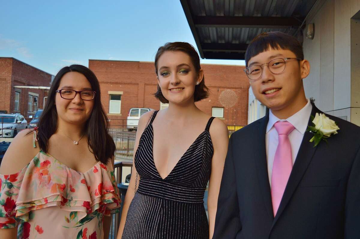 Darien High School held its prom on May 17, 2019 at the Stamford Loading Dock. Were you SEEN?