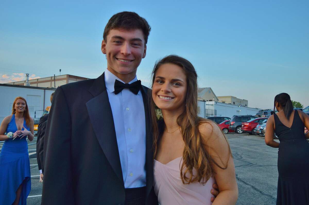 Darien High School held its prom on May 17, 2019 at the Stamford Loading Dock. Were you SEEN?