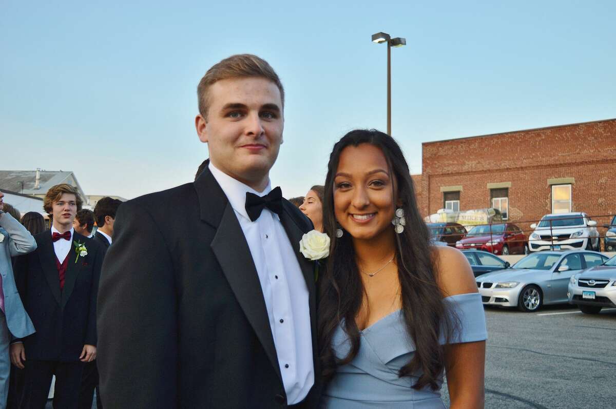 Darien High School held its prom on May 17, 2019 at the Stamford Loading Dock. Were you SEEN?