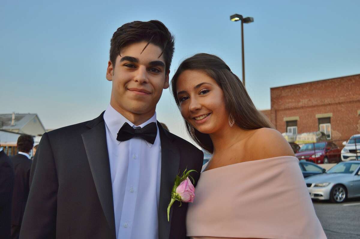 Darien High School held its prom on May 17, 2019 at the Stamford Loading Dock. Were you SEEN?