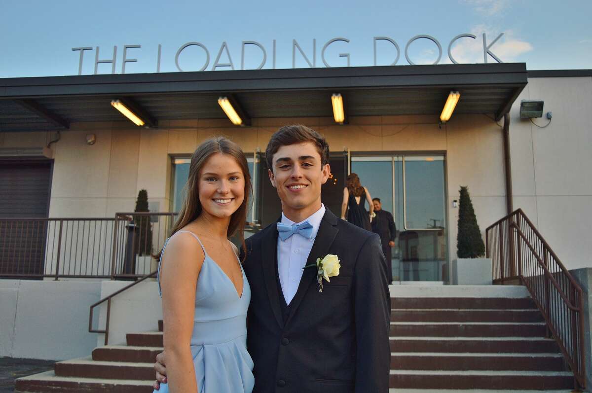 Darien High School held its prom on May 17, 2019 at the Stamford Loading Dock. Were you SEEN?