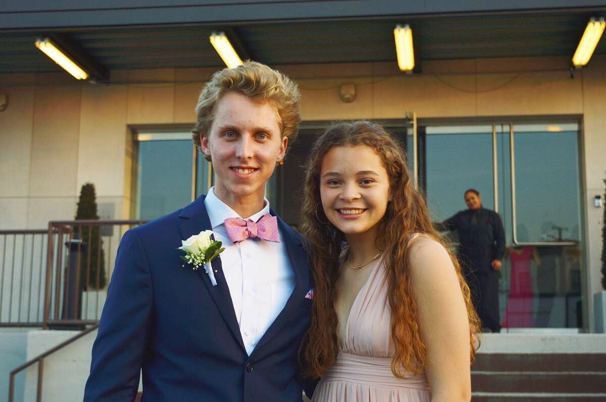 Darien High School held its prom on May 17, 2019 at the Stamford Loading Dock. Were you SEEN?