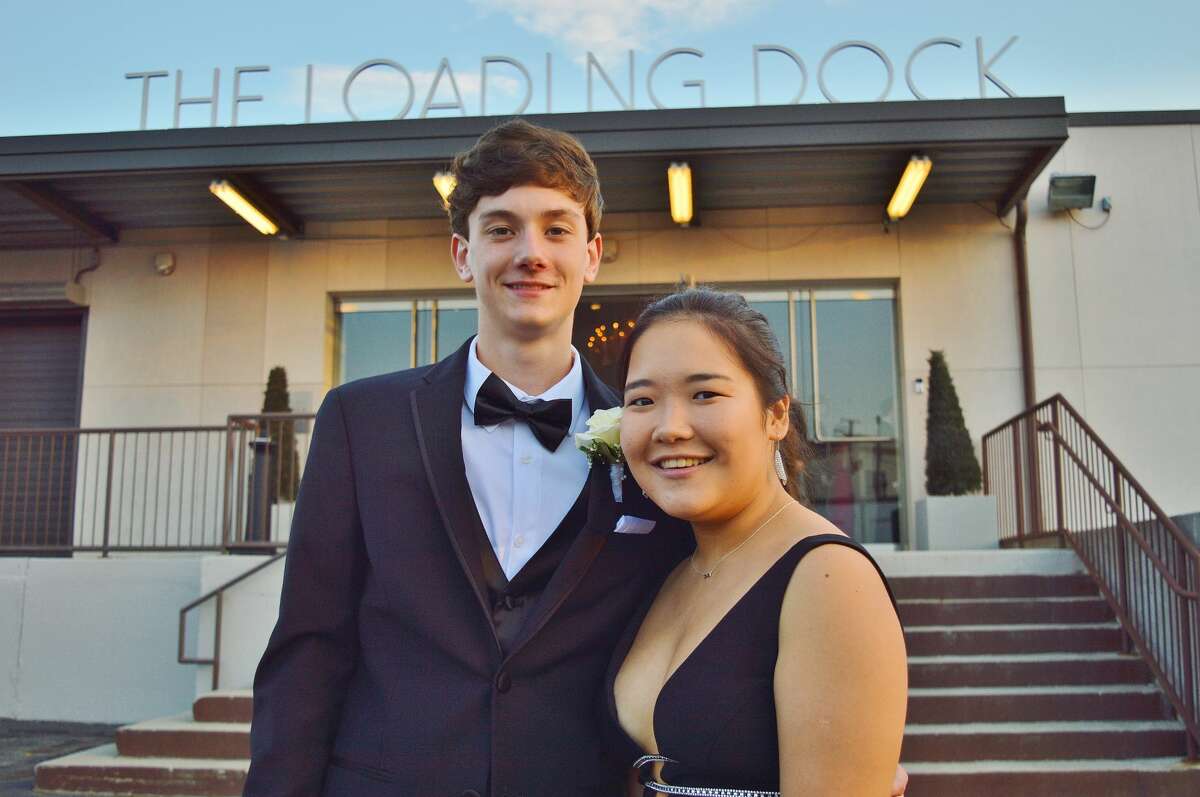 Darien High School held its prom on May 17, 2019 at the Stamford Loading Dock. Were you SEEN?