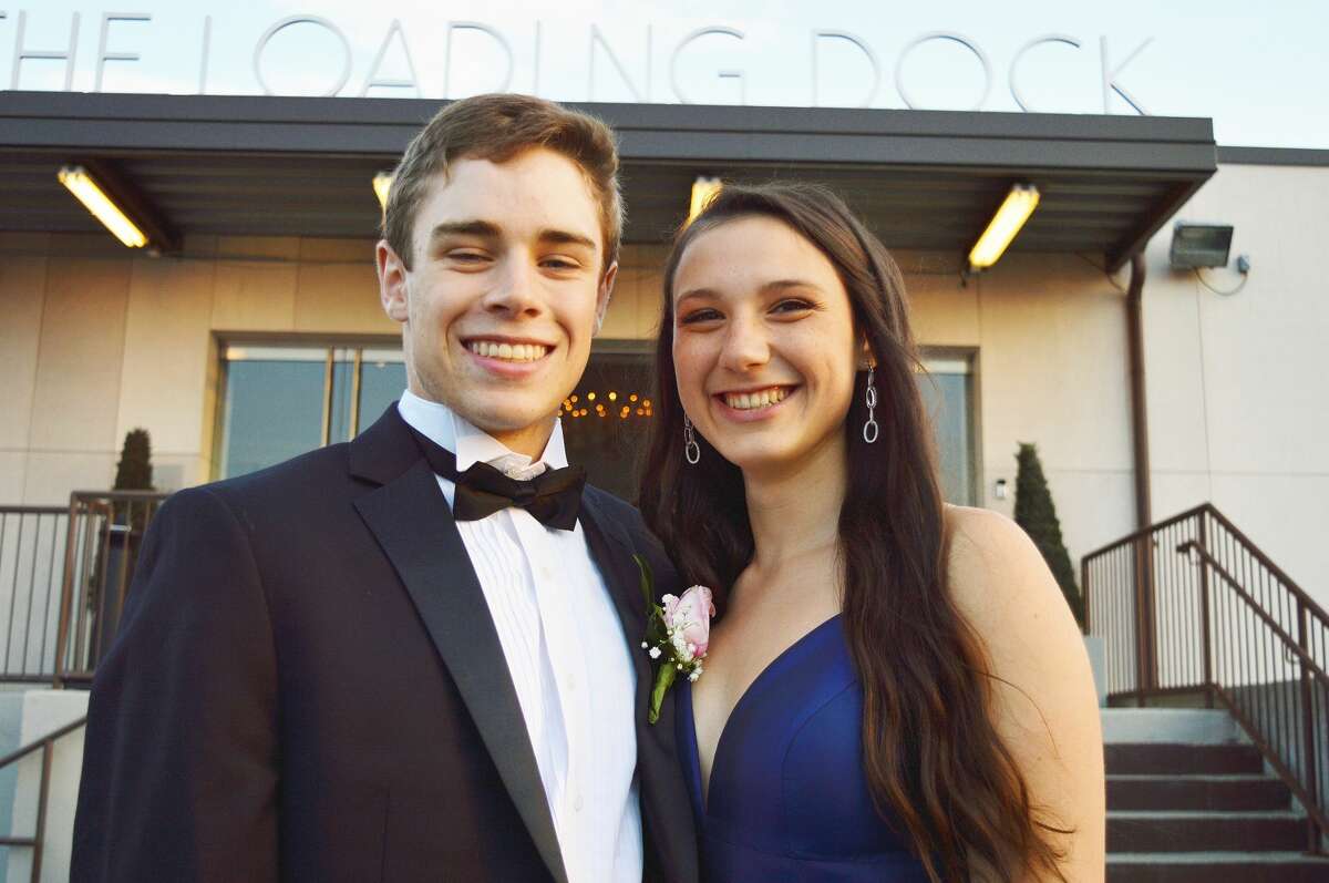 Darien High School held its prom on May 17, 2019 at the Stamford Loading Dock. Were you SEEN?
