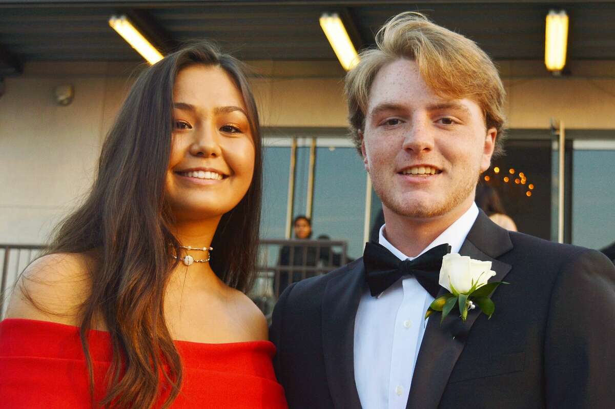 Darien High School held its prom on May 17, 2019 at the Stamford Loading Dock. Were you SEEN?