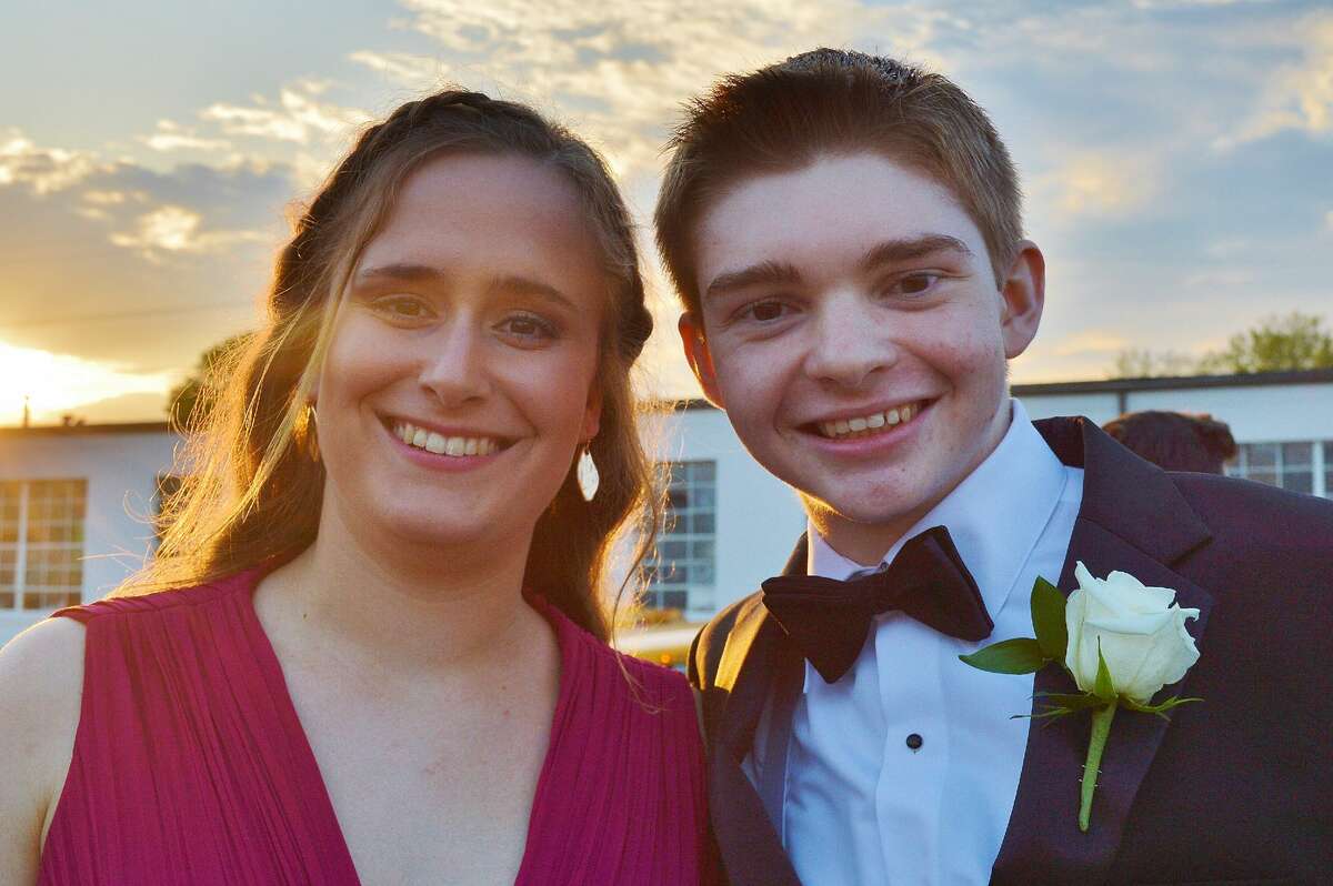 Darien High School held its prom on May 17, 2019 at the Stamford Loading Dock. Were you SEEN?