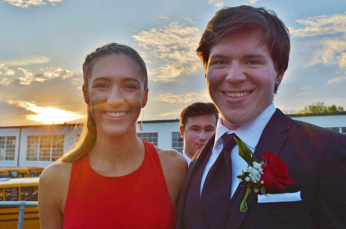 Darien High School held its prom on May 17, 2019 at the Stamford Loading Dock. Were you SEEN?