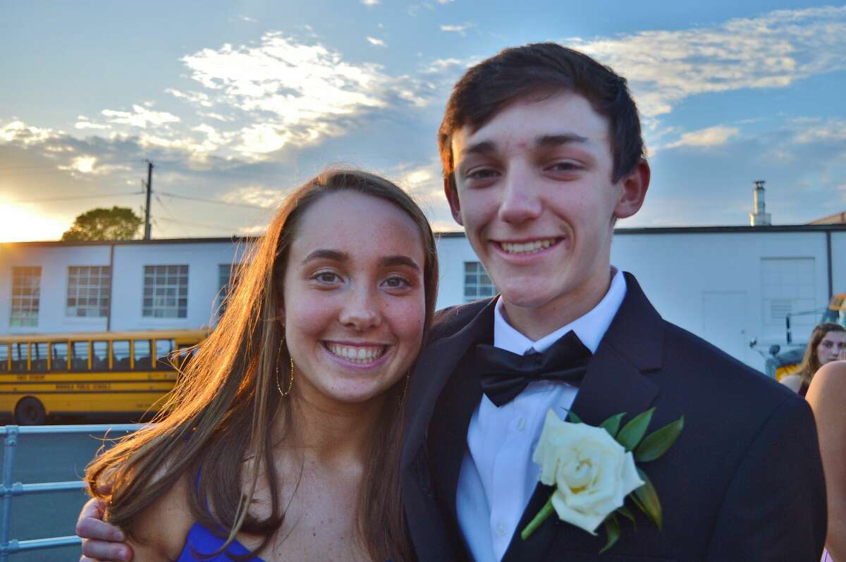 Darien High School held its prom on May 17, 2019 at the Stamford Loading Dock. Were you SEEN?
