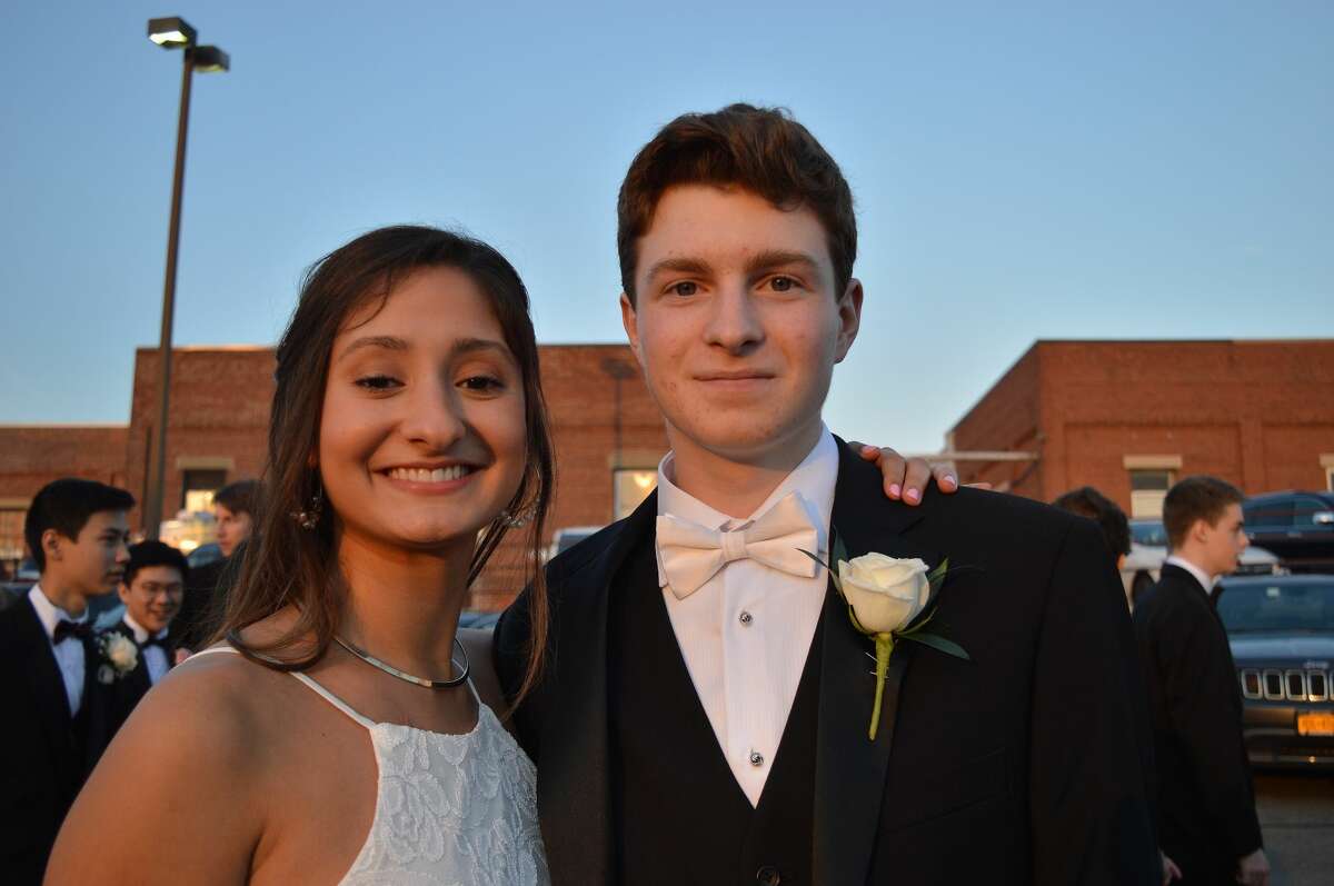 Darien High School held its prom on May 17, 2019 at the Stamford Loading Dock. Were you SEEN?
