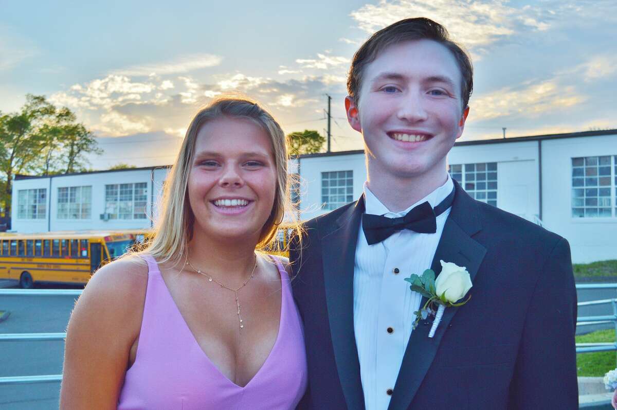 Darien High School held its prom on May 17, 2019 at the Stamford Loading Dock. Were you SEEN?