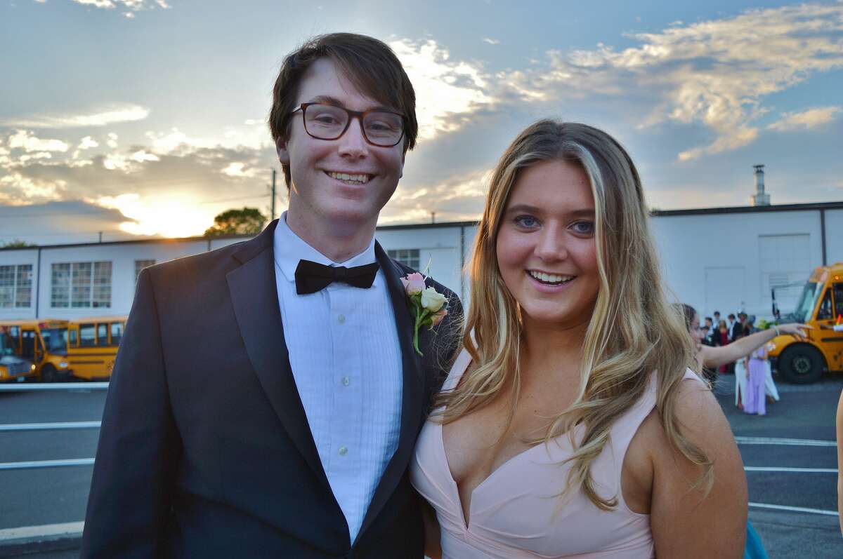 Darien High School held its prom on May 17, 2019 at the Stamford Loading Dock. Were you SEEN?