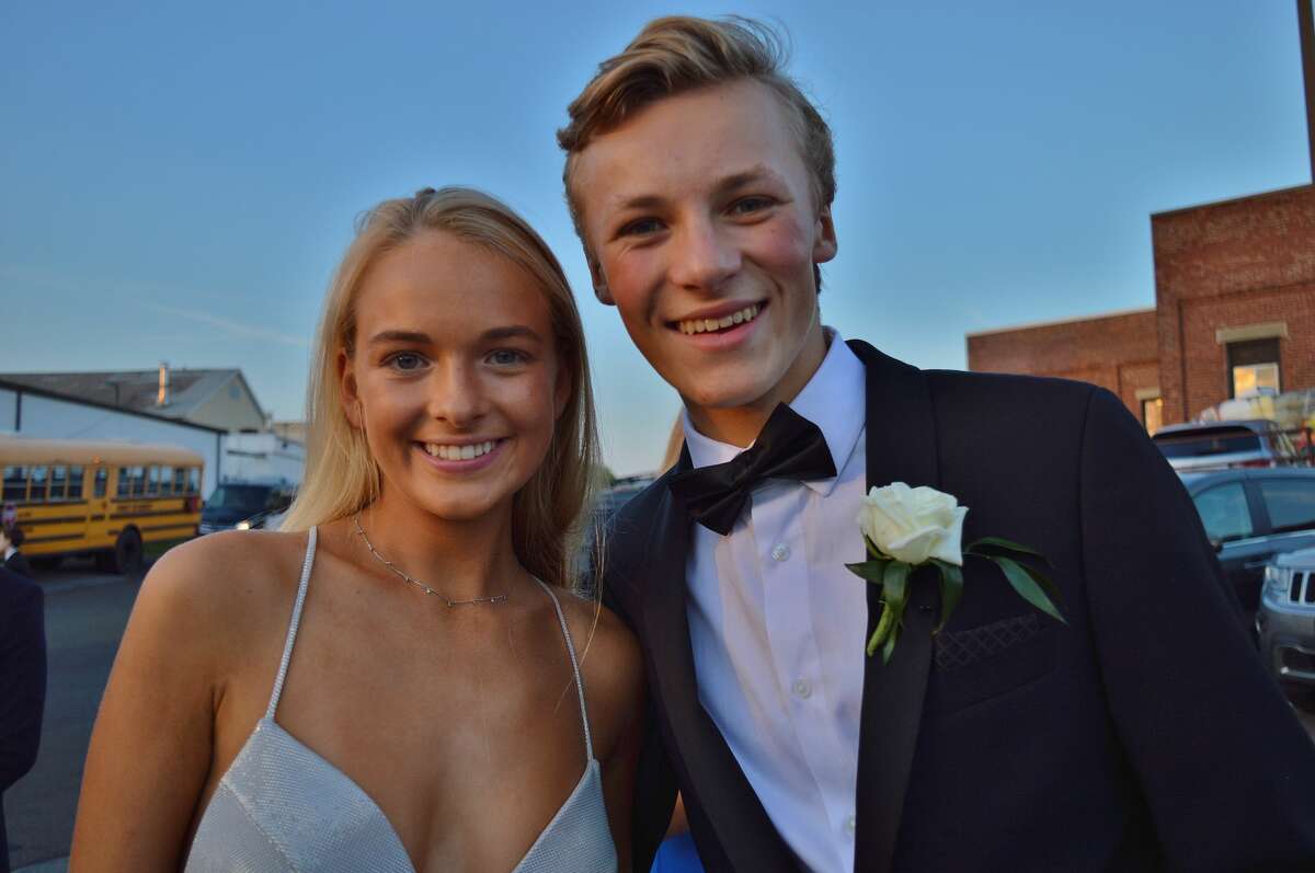 Darien High School held its prom on May 17, 2019 at the Stamford Loading Dock. Were you SEEN?