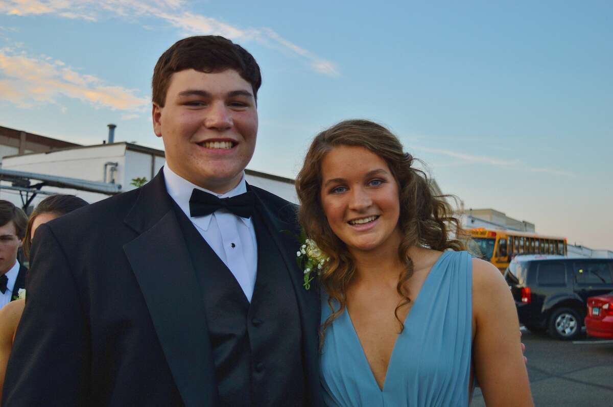 Darien High School held its prom on May 17, 2019 at the Stamford Loading Dock. Were you SEEN?