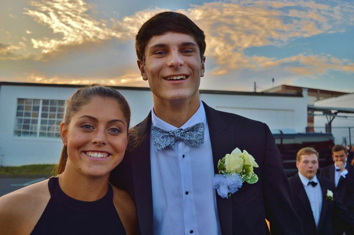 Darien High School held its prom on May 17, 2019 at the Stamford Loading Dock. Were you SEEN?